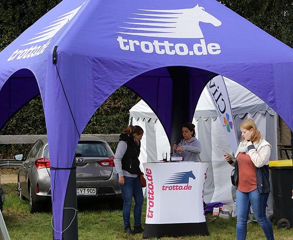 Trotto.de ist seit Jahren ein verlässlicher Partner des Rennvereins Heisterfeldshof - © traberfoto-sx
